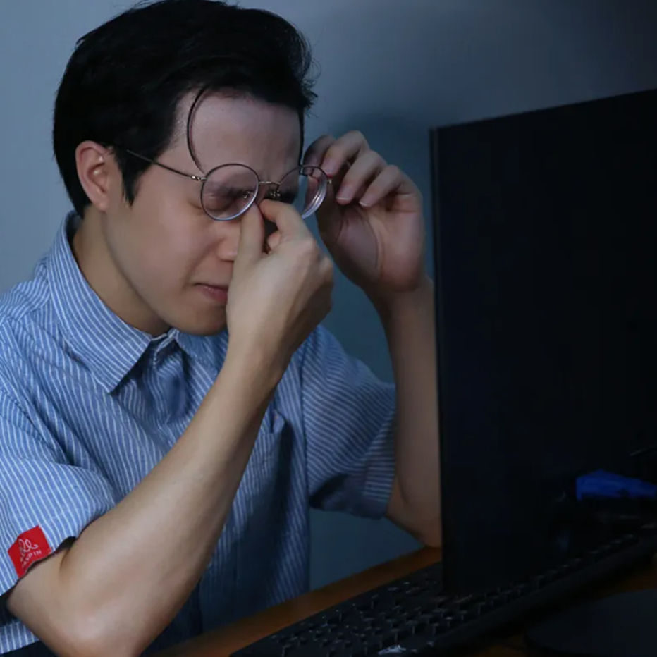 LED Monitor Reading Light